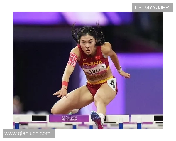 吴艳妮摘银颁奖台上抬头爆哭，三届全运会无缘金牌，回应“能否坚持下一届”；刘景扬夺冠后称不是“黑马”，妈妈激动落泪：没人看好她